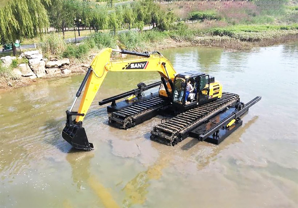 水陸兩棲挖掘機(jī)